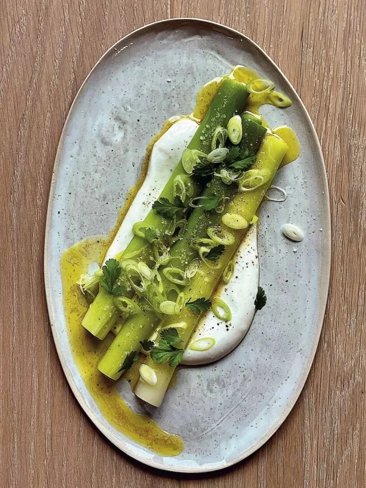 Poireaux vinaigrette au curry et yaourt acidulé - Recette de Cyril Lignac