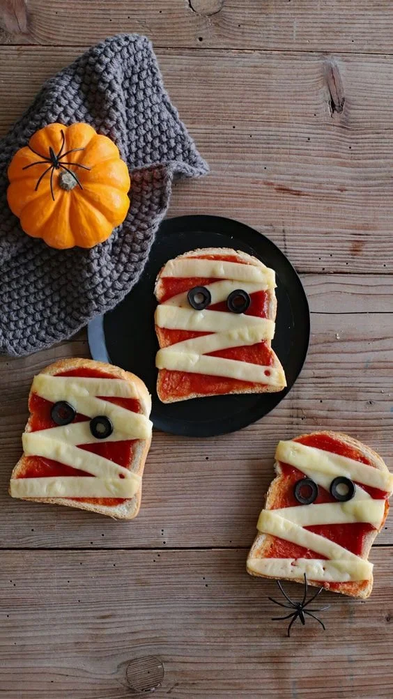 Tartines d'Halloween faciles avec décorations effrayantes