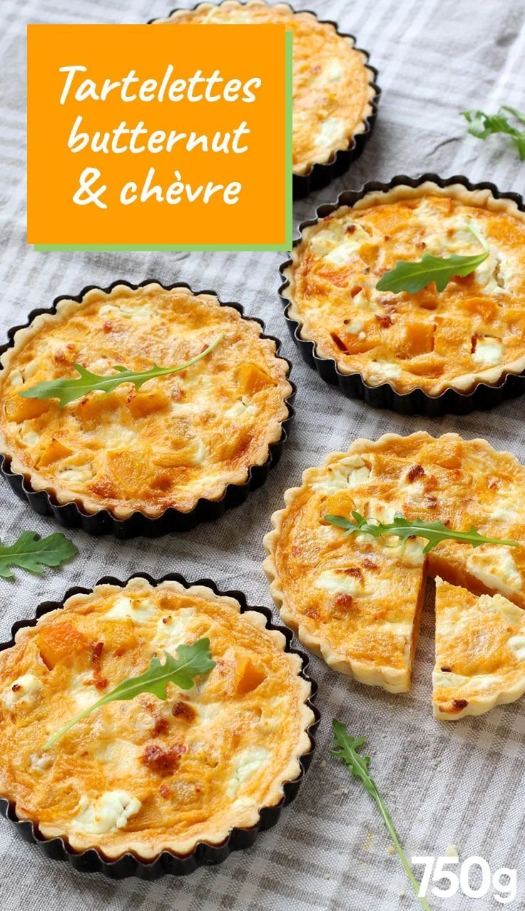 Tartelettes Butternut garnies de fromage de chèvre, délicieuses et appétissantes.