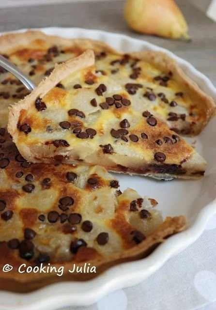 Tarte aux poires et pépites de chocolat, dessert savoureux et gourmand